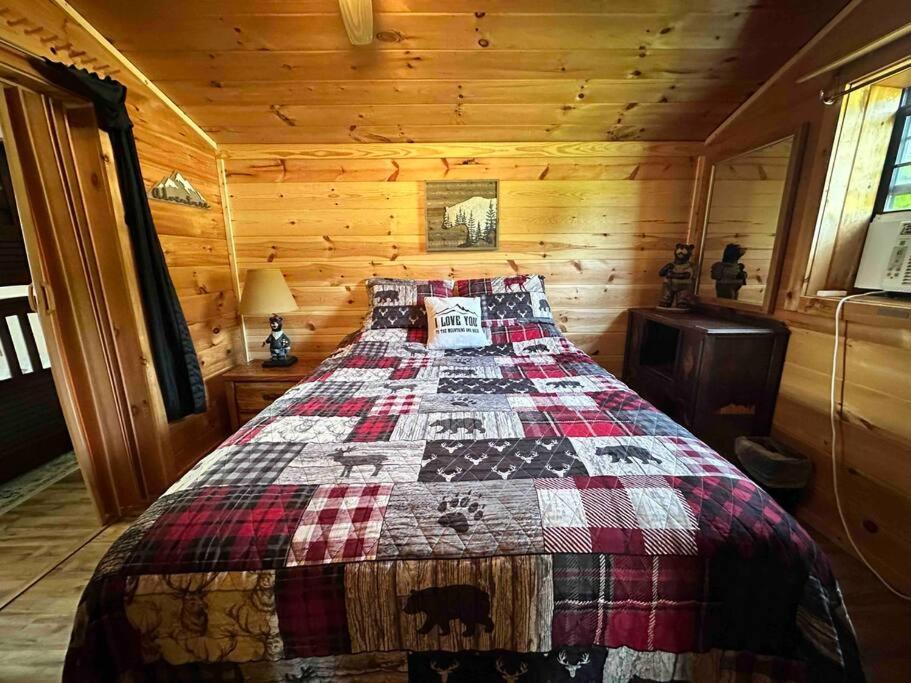 Cozy Cabin Walking Distance To Parkway! Pigeon Forge Extérieur photo