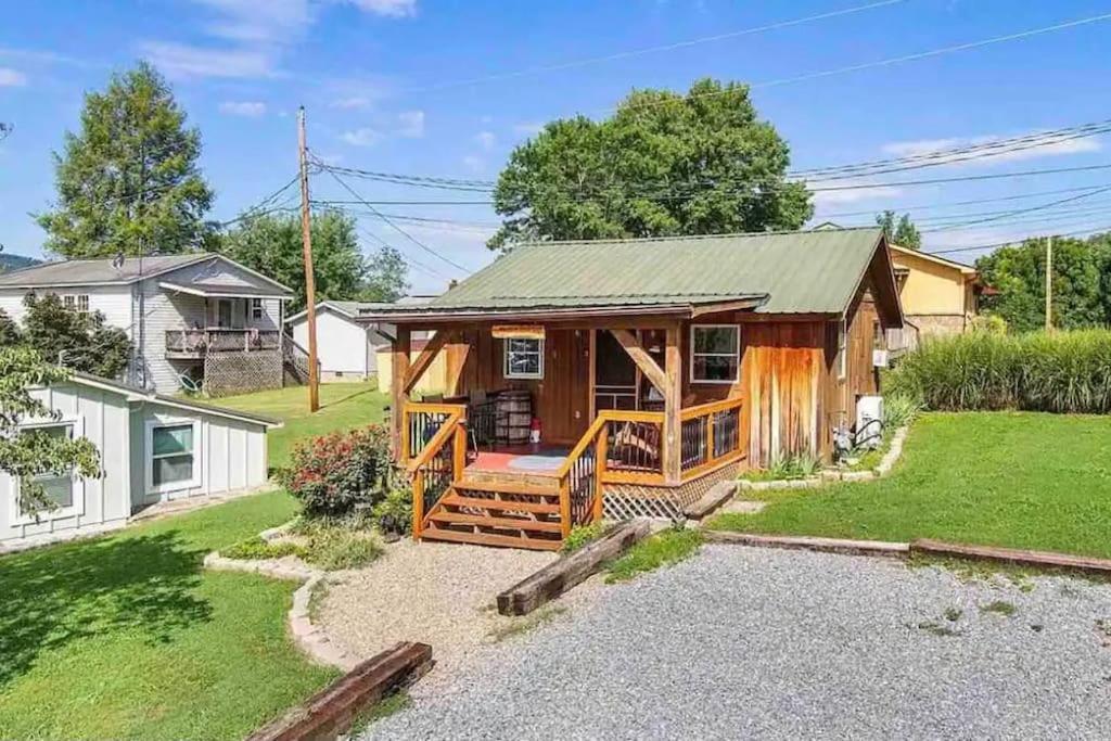 Cozy Cabin Walking Distance To Parkway! Pigeon Forge Extérieur photo