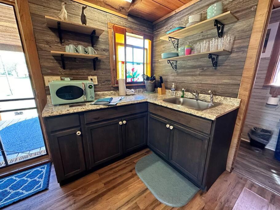 Cozy Cabin Walking Distance To Parkway! Pigeon Forge Extérieur photo