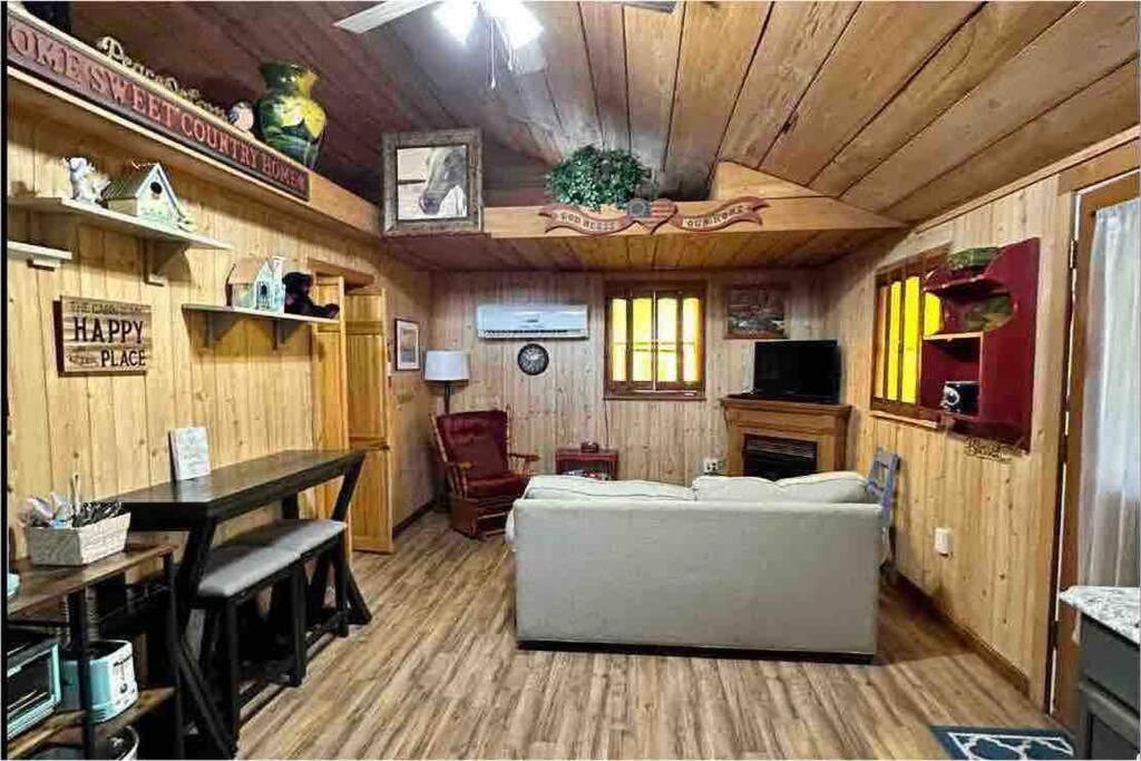 Cozy Cabin Walking Distance To Parkway! Pigeon Forge Extérieur photo