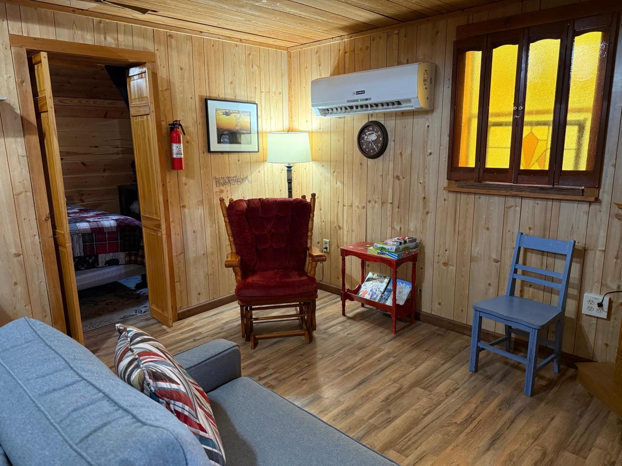 Cozy Cabin Walking Distance To Parkway! Pigeon Forge Extérieur photo